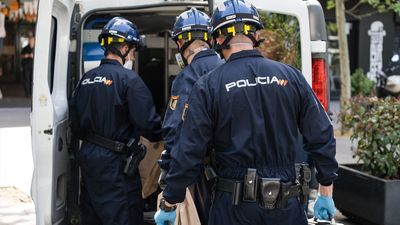 Hallado el cadáver de una anciana tras caer su hija desde un quinto piso en Oviedo