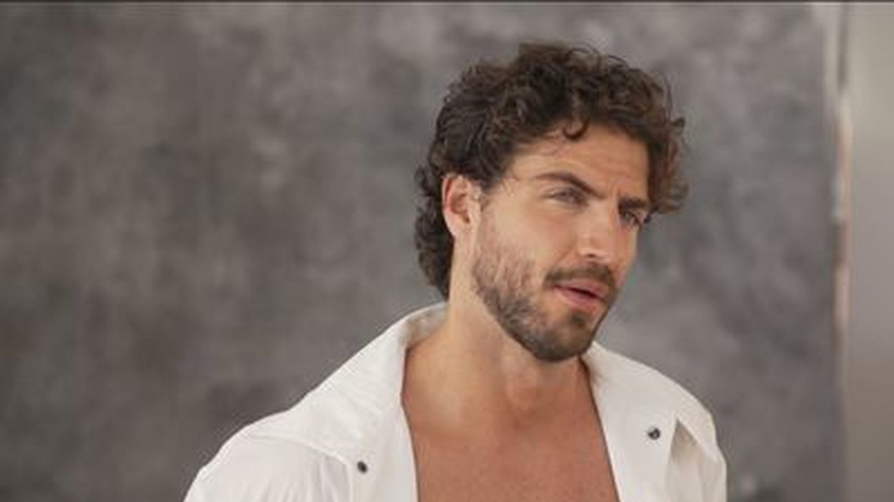 Maxi Iglesias: “Me fio mucho del criterio de mi madre porque además es mi amiga”