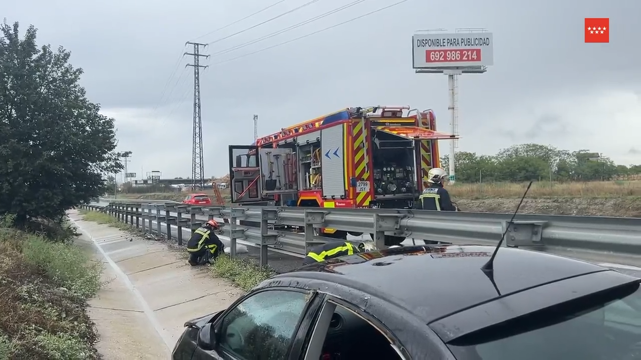 Tres heridos graves tras salirse de la vía su coche y dar vueltas de campana en Pinto