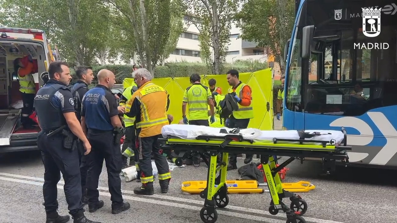 Herido muy grave al ser atropellado por un bus de la EMT en Vallecas