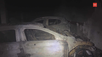 Un incendio en un garaje en Alcalá de Henares obliga a confinar a 200 vecinos
