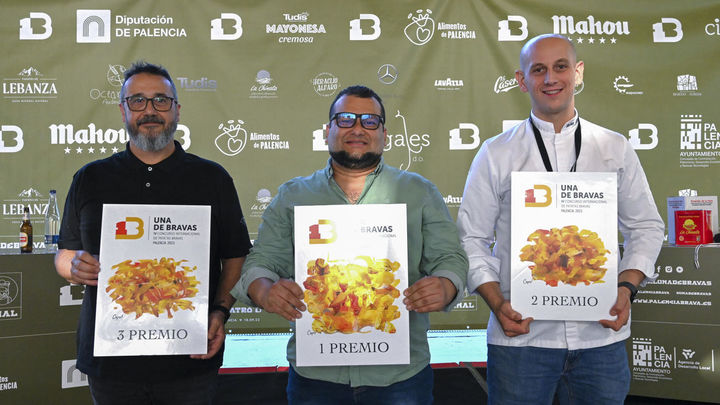 Los ganadores del IV Concurso Internacional de Patatas Bravas / EFE
