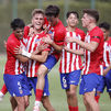 Adrián Niño dirige al Atlético al liderato de la Champions juvenil
