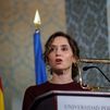 Ayuso promete "duplicar el presupuesto" de las becas universitarias y reforzar las Erasmus