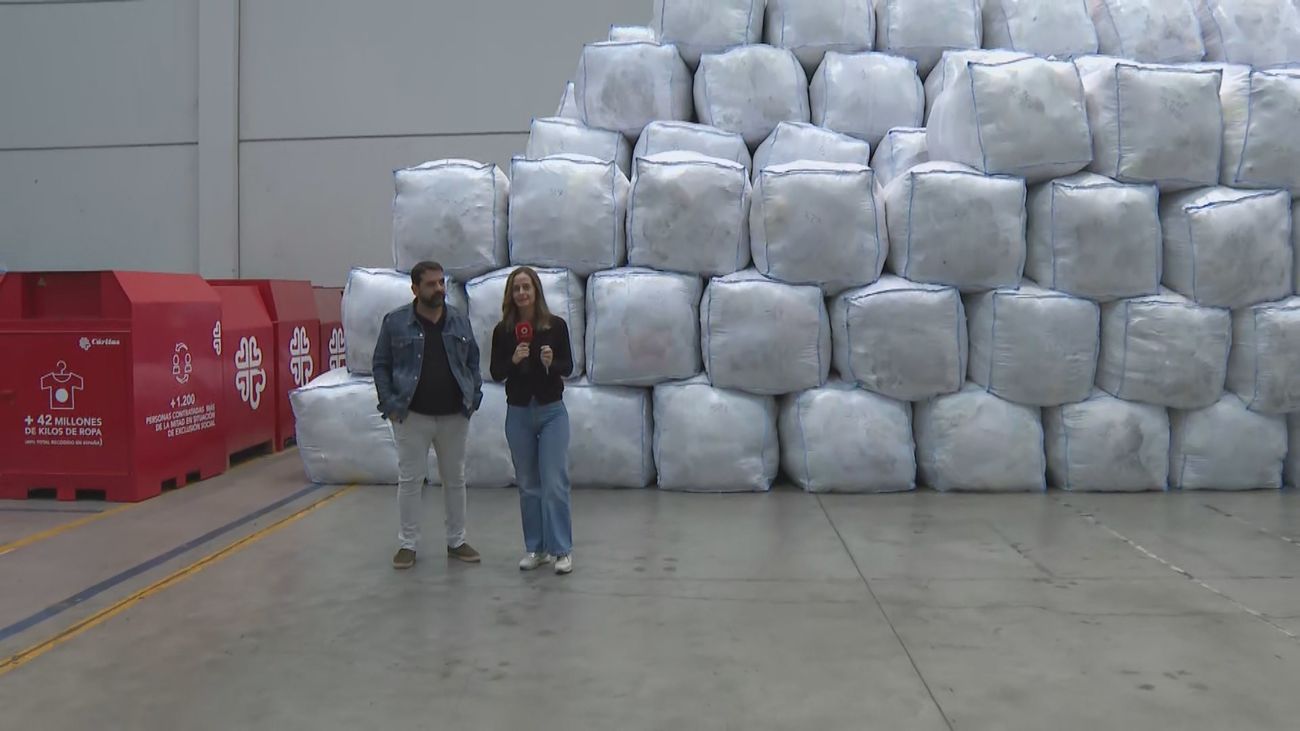 Esto es lo que ocurre con la ropa usada que llevas a un contenedor