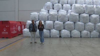 Esto es lo que ocurre con la ropa usada que llevas a un contenedor