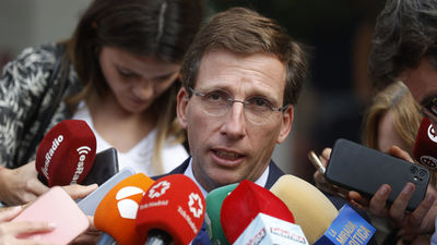 Almeida critica que “todos” tengan que pagar “el capricho” de las lenguas oficiales