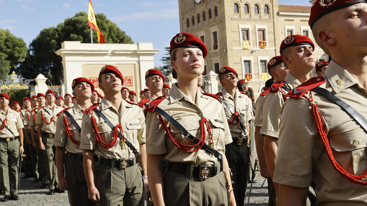 La vida militar de la princesa Leonor