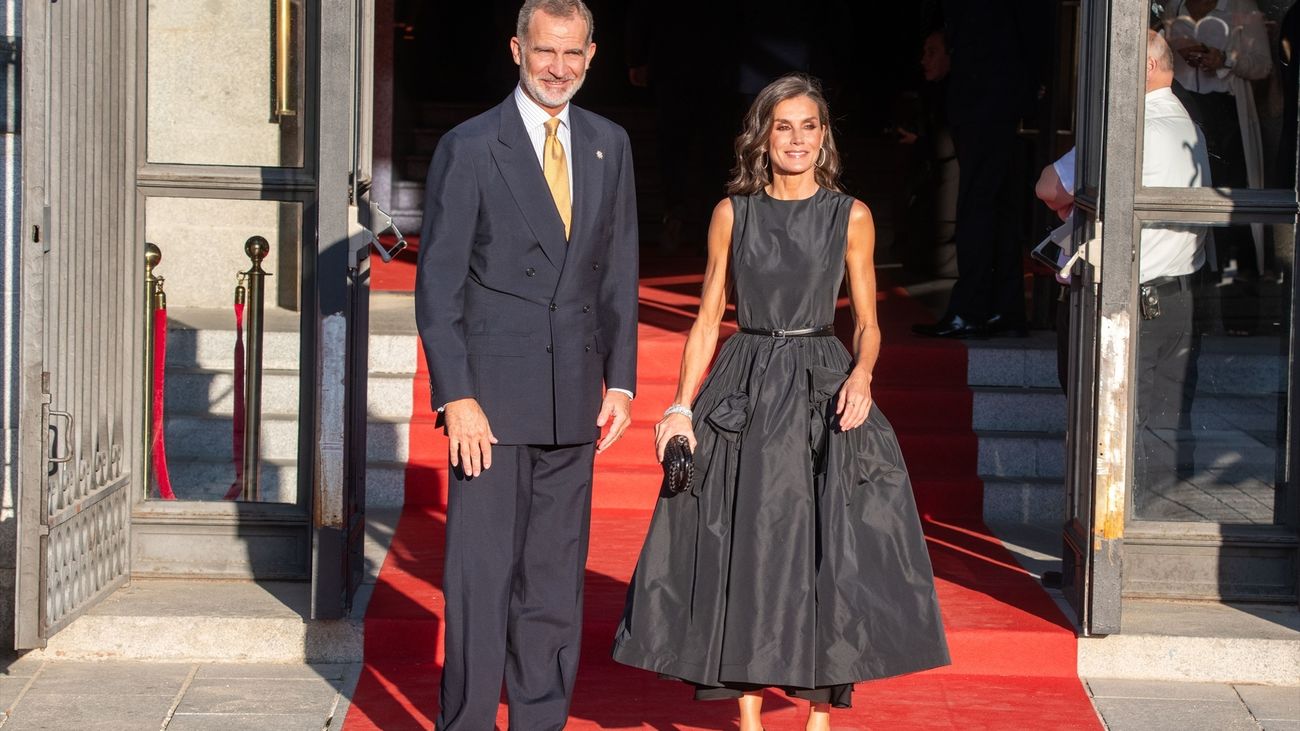 Los Reyes inauguran la temporada en el Teatro Real con el mito de 'Medea'