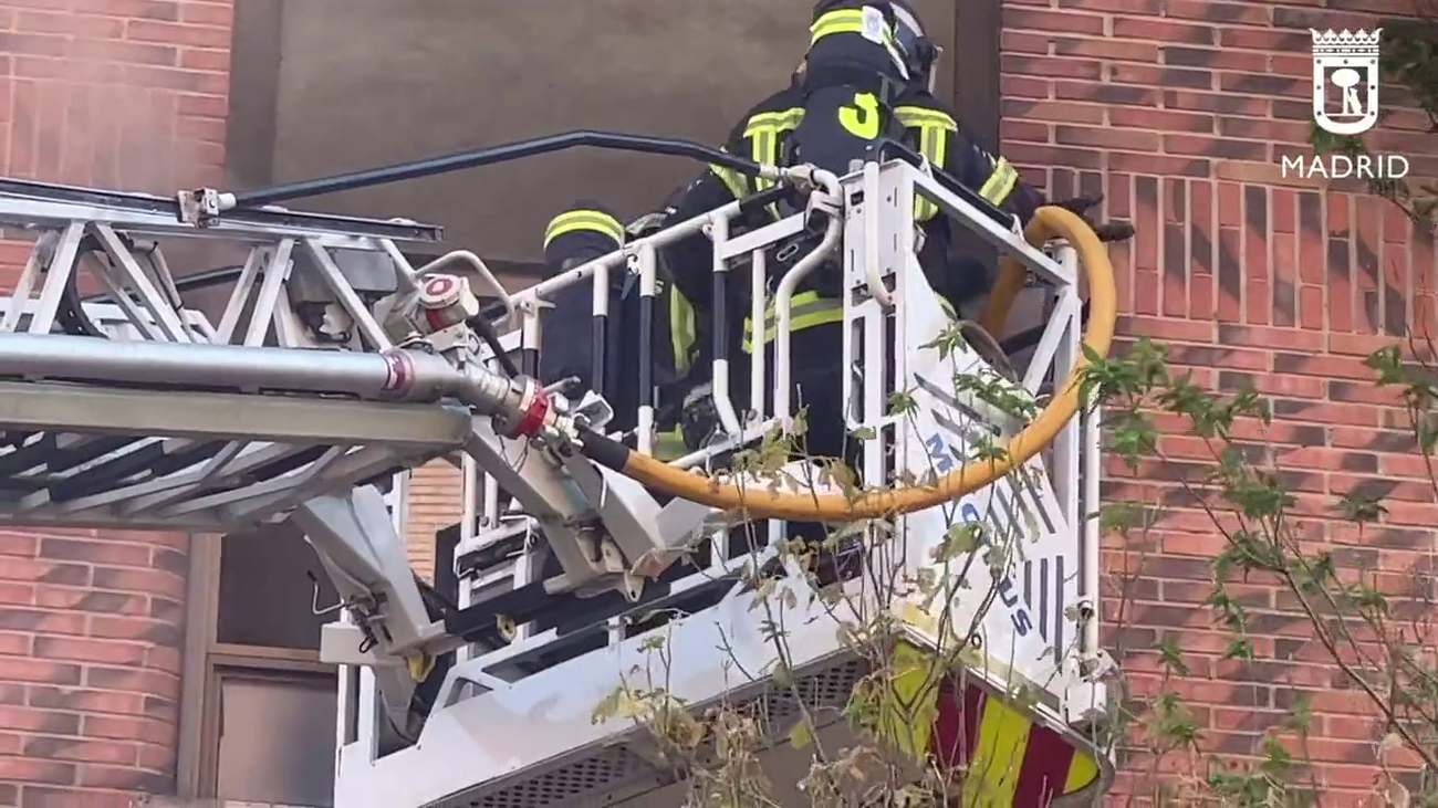 Muere un hombre en un incendio en la calle Antonio Mairena, en el barrio de Palomeras