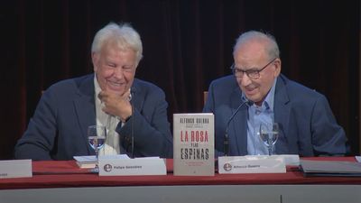 El PSOE de Sánchez carga contra González y Guerra pero traga sus críticas