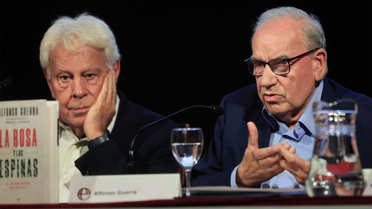 Felipe González y Alfonso Guerra  piden no ceder al chantaje de las minorías