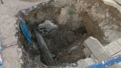 Más de un año conviviendo con un enorme socavón en Ciempozuelos