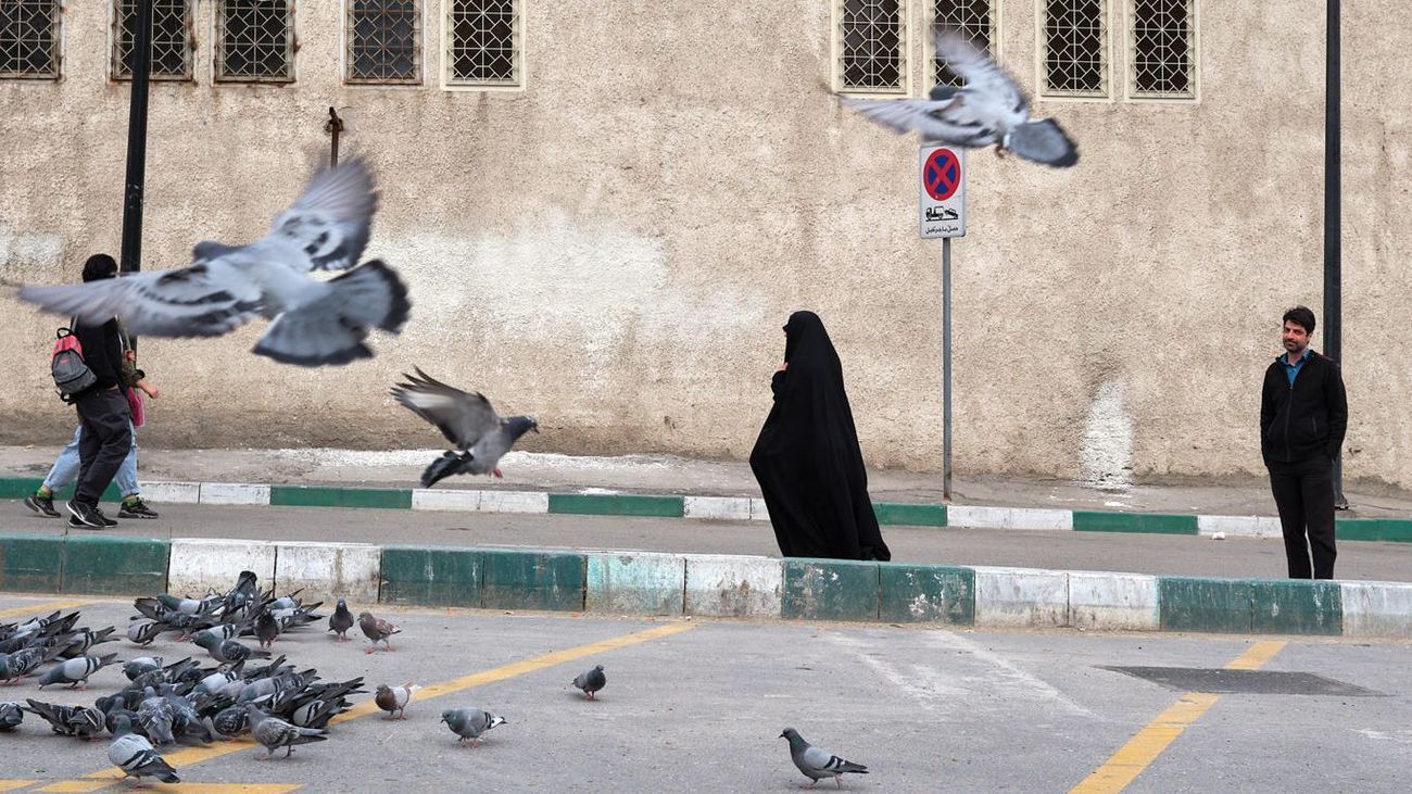 Irán endurece el castigo contra las mujeres: 10 años de cárcel para la que no lleve velo