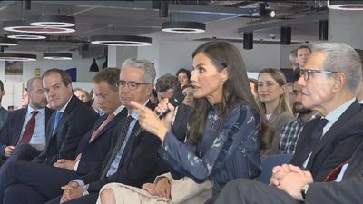 La reina Letizia apoya en Londres la investigación en la lucha contra el cáncer