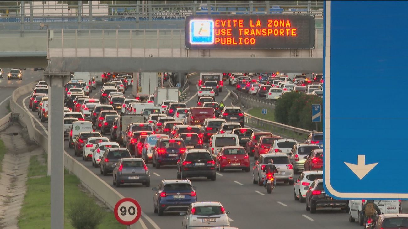 La gratuidad del transporte público no redujo el tráfico privado en Madrid