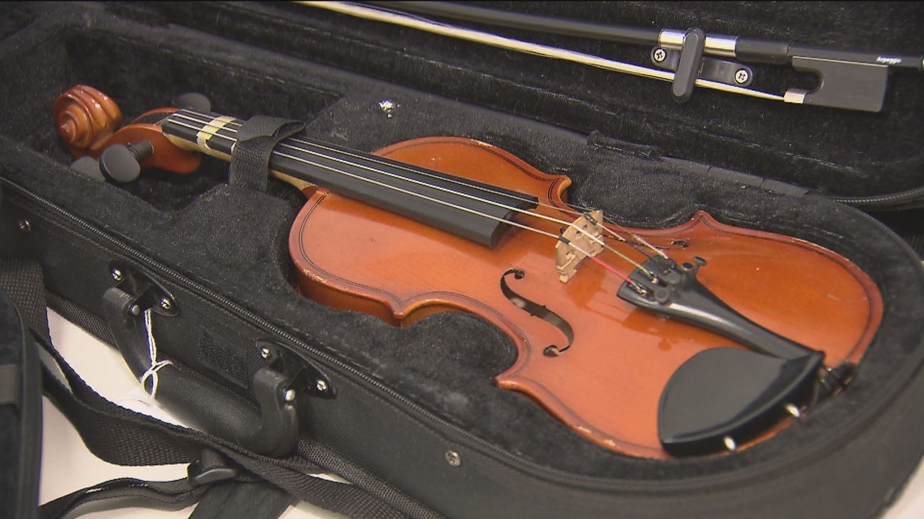 Si te hace falta un violín, una guitarra o una flauta, el Ayuntamiento de Madrid te lo deja