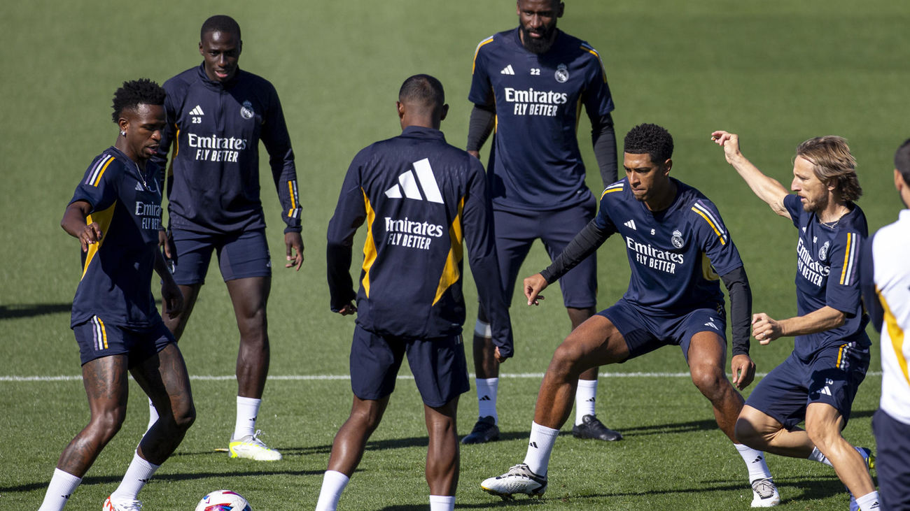 Vinícius entra en la convocatoria para el derbi, "con riesgo cero"