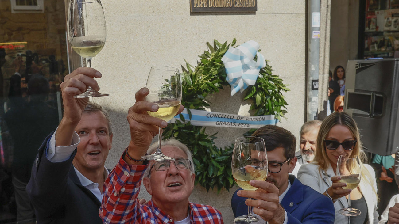 Emotivo homenaje a Pepe Domingo Castaño en su pueblo, Padrón: "Cuánto amor dejas, Pepe"