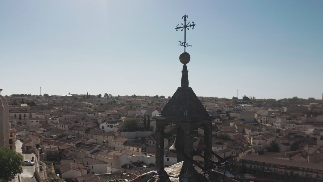Descubrimos los encantos de Chinchón desde las nubes