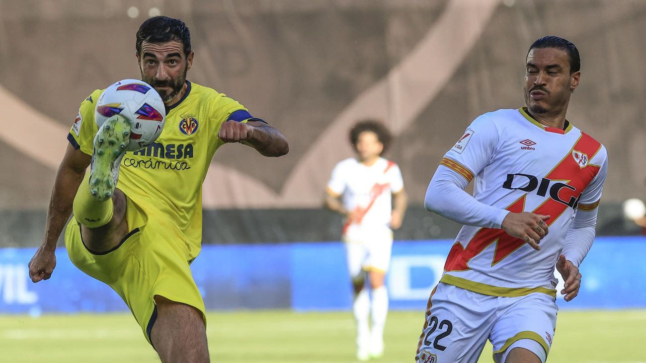 Raúl de Tomás ante el Villarreal