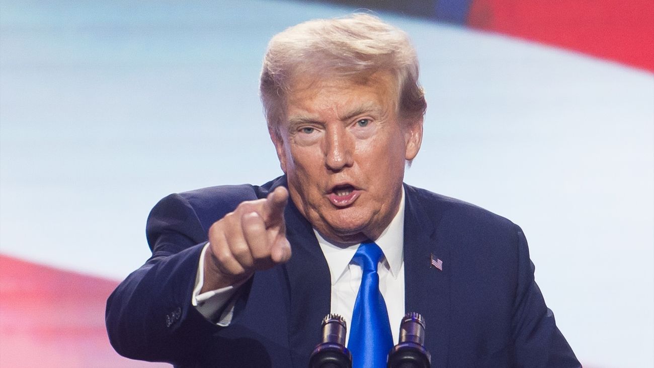 Trump dice en un acto de campaña que quiere comprarse una pistola