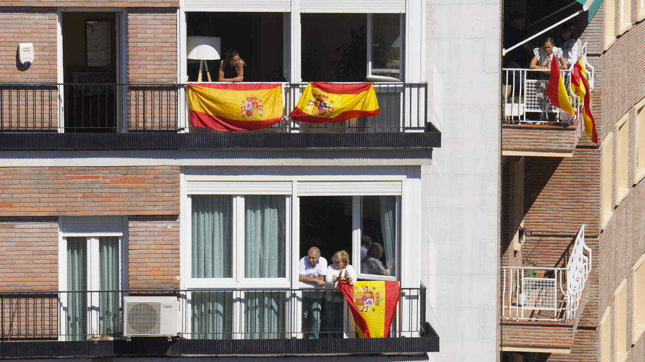 Banderas en el acto en defensa de la igualdad de todos los españoles