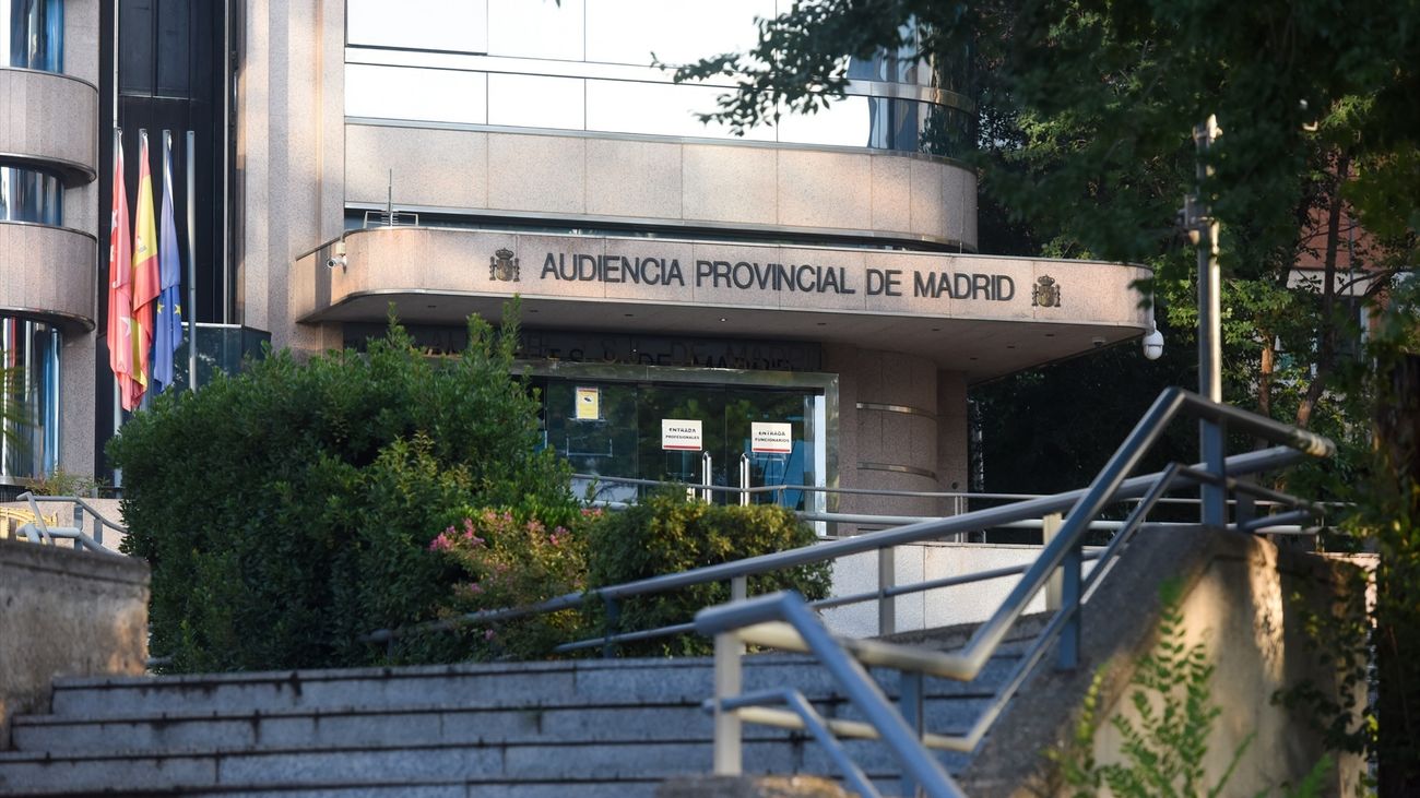 Entrada de la Audiencia Provincial el día en que comienza el juicio a Julián O. P., conocido como el asesino del Grindr, a 11 de septiembre de 2023, en Madrid (España).