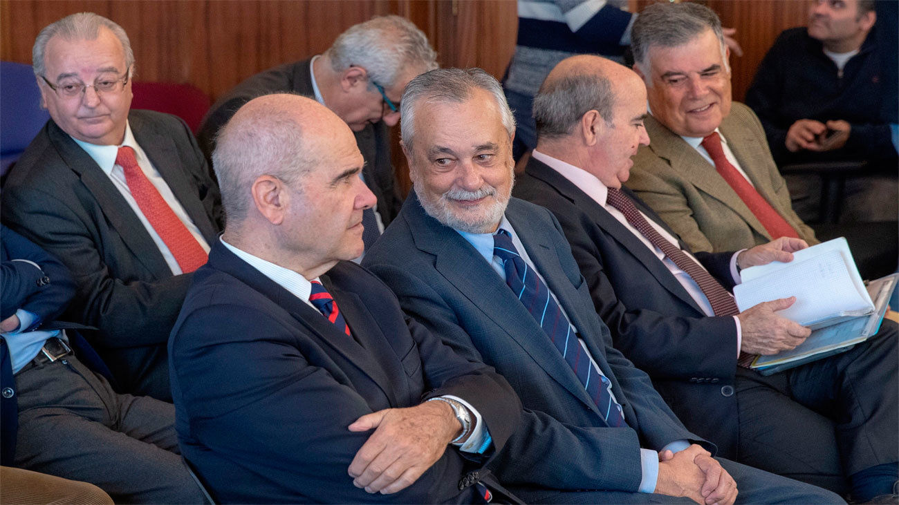 El Constitucional rechaza por unanimidad suspender cautelarmente la prisión de 7 condenados por los ERE