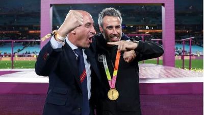 El juez del 'caso Rubiales' cita como investigados a Vilda y dos directivos de la RFEF