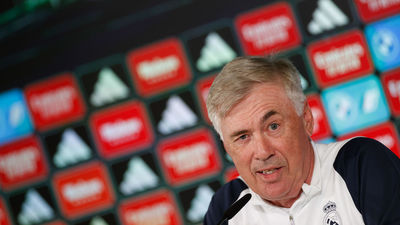 Ancelotti, a vueltas con el sistema, no piensa recuperar el 4-3-3