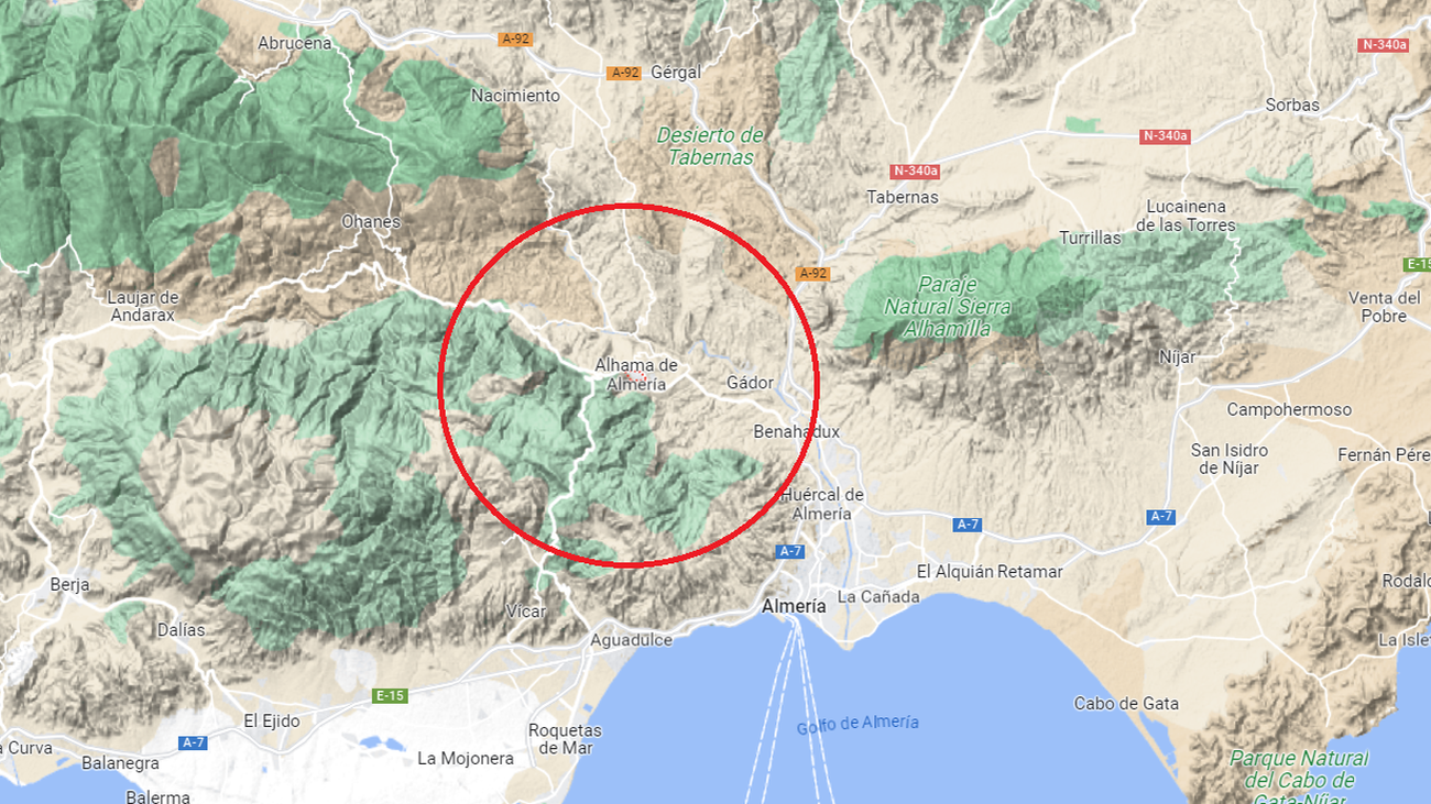 En rojo, tamaño aproximado del cráter creado por el meteorito caído en Almería hace 8 millones de años