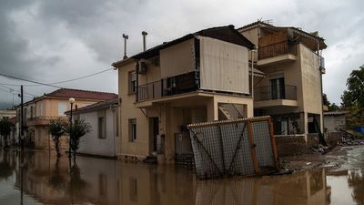 Rescatan a miles de personas en Grecia atrapadas por las nuevas inundaciones