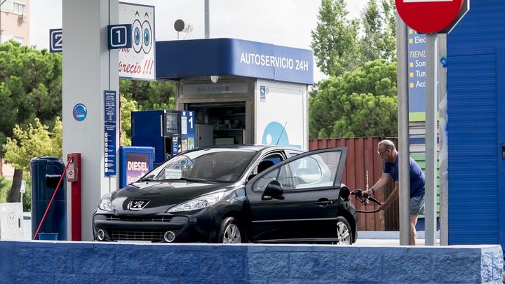 El Gobierno 'aprueba' dos decretos de medidas, aunque sólo uno verá la luz este sábado en el BOE