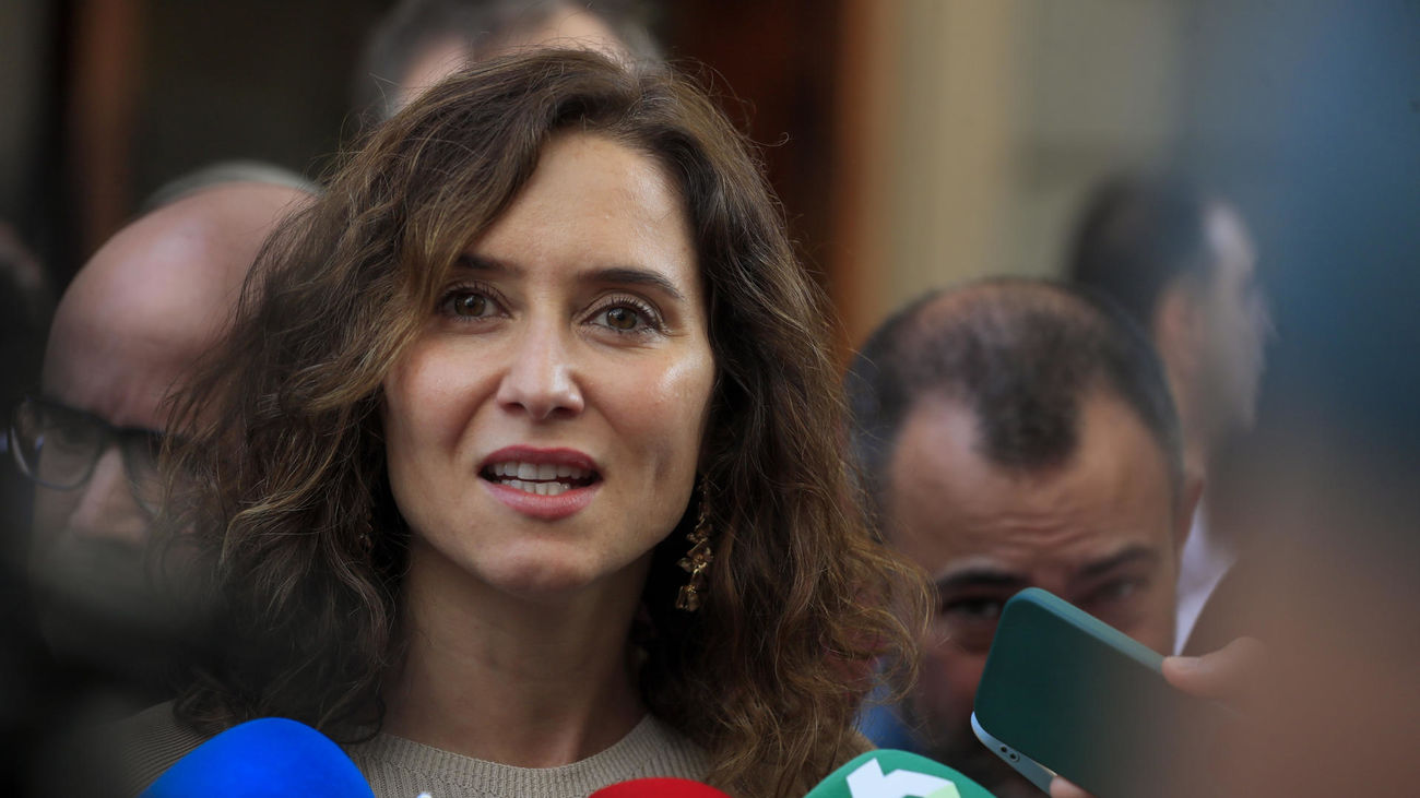 Ayuso alerta en X de la infiltración del comunismo en las democracias