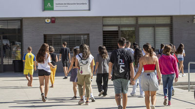 Vuelven a clase los alumnos del instituto de Jerez tras una noche de "pesadillas y miedo"