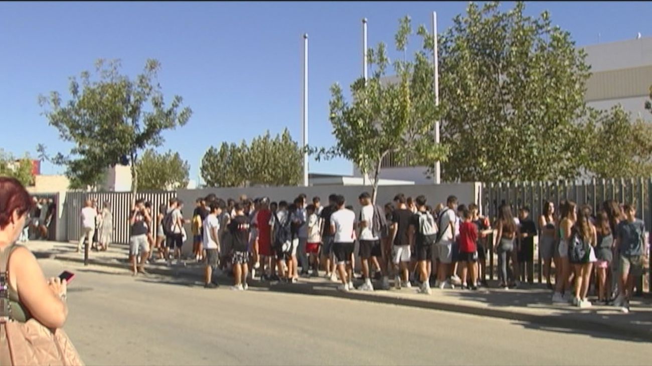 La Fiscalía decreta el internamiento en un centro del menor acusado de la agresión en el IES de Jerez