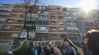 Vecinos de Puerta del Ángel se manifiestan contra la especulación urbanística