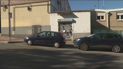 Un comerciante de San Blas denuncia que le han okupado su local hasta en cuatro ocasiones