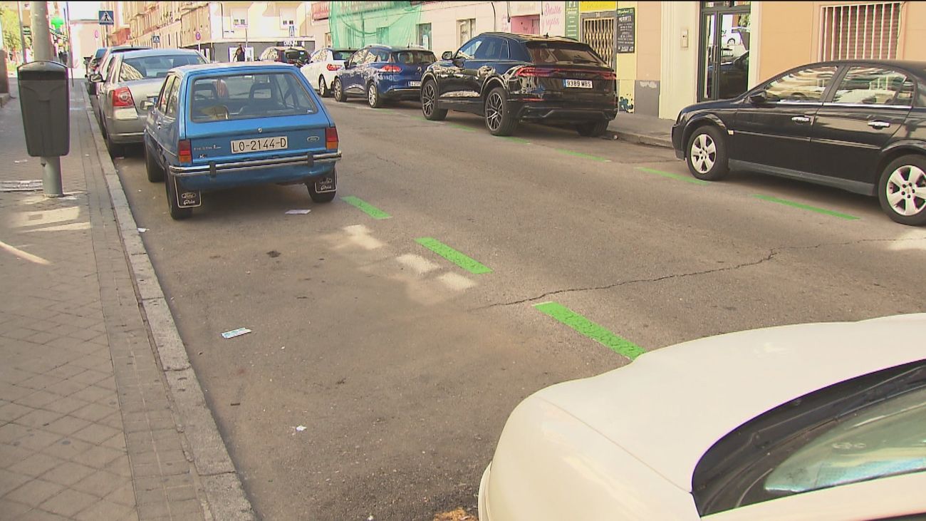 Vecinos y comerciantes de Ciudad Lineal, en pie de guerra por los nuevos parquímetros