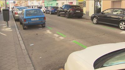 Vecinos y comerciantes de Ciudad Lineal, en pie de guerra por los nuevos parquímetros