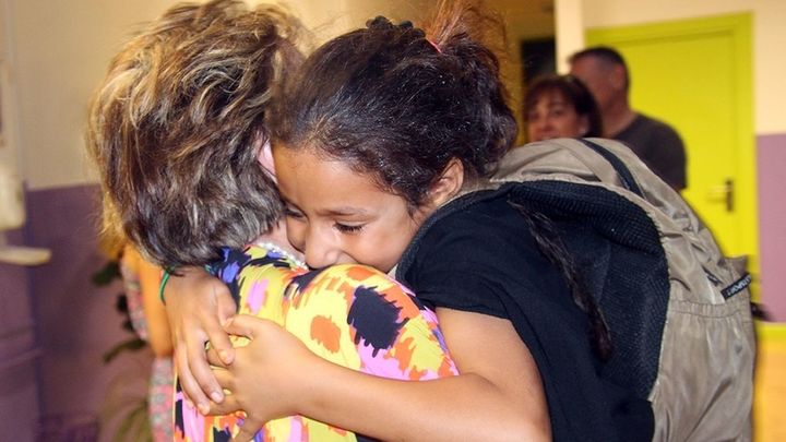 la Comunidad de Madrid ayuda con hasta 5.000 euros anuales por niño a familias acogedoras (temporales o permanentes) que tengan que afrontar gastos extraordinarios / EUROPA PRESS