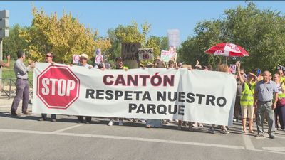 Vecinos contrarios al cantón de Montecarmelo llevan su protesta al pleno del distrito