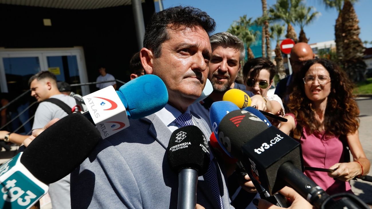 El abogado de la sala 'Fonda' niega que hubiera orden de cese y afirma que el fuego se originó en 'Teatre'