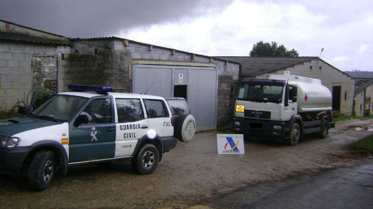 Una de las intervenciones de la Guardia Civil y la Agencia Tributaria contra la red de fraude de gasóleo