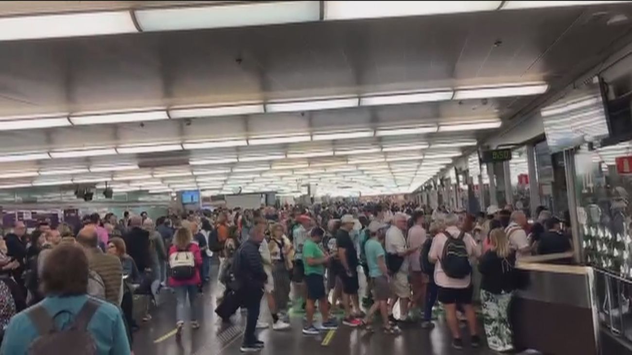 Ayuso: "Madrid, otra vez sumido en el caos por culpa de Sánchez"