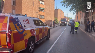 Un autobús de la EMT atropella a un peatón en Usera