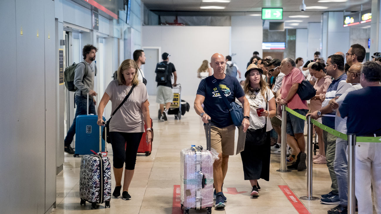 UGT anuncia huelgas en los aeropuertos durante el puente de la Constitución