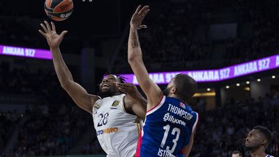 Yabusele lidera a un Real Madrid incansable e insaciable que devora al Efes, 80-103