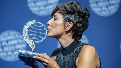Sonsoles Ónega gana el Premio Planeta con una historia de "búsqueda incesante de la verdad"